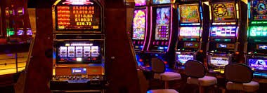 toto lotere platform interface showing live-dealer games, sportsbook, and slot lobby on desktop and mobile